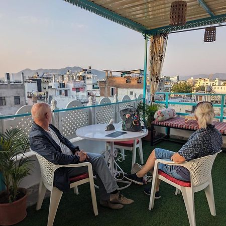 Krishna Stay Guest House Удайпур Екстериор снимка