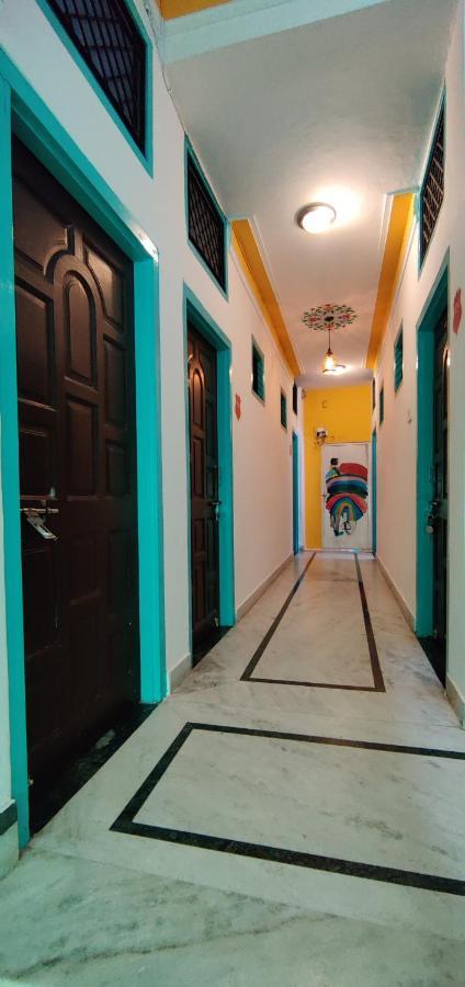 Krishna Stay Guest House Удайпур Екстериор снимка
