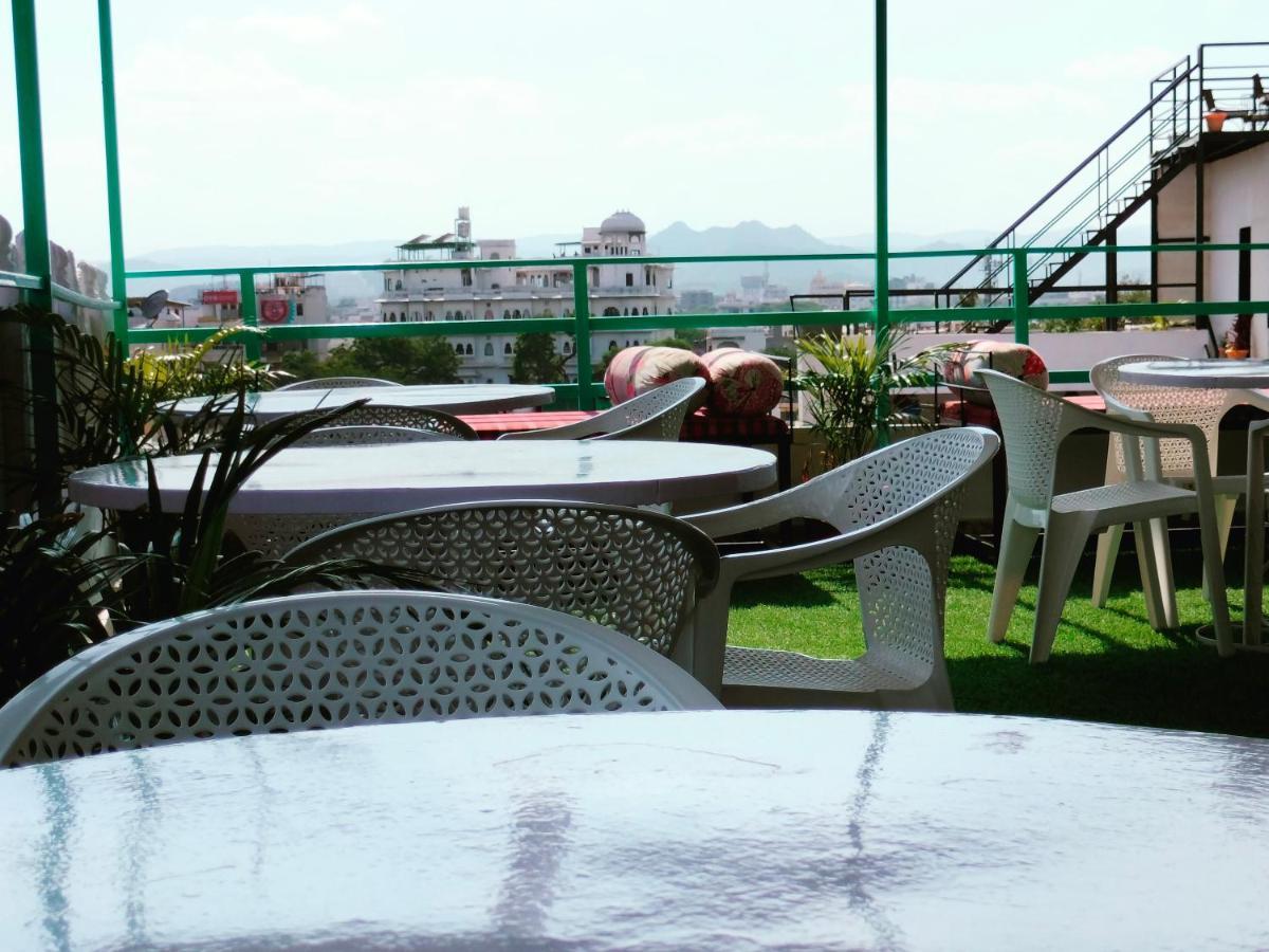 Krishna Stay Guest House Удайпур Екстериор снимка