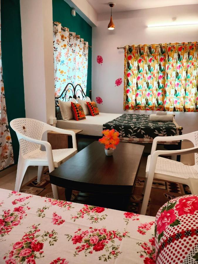 Krishna Stay Guest House Удайпур Екстериор снимка