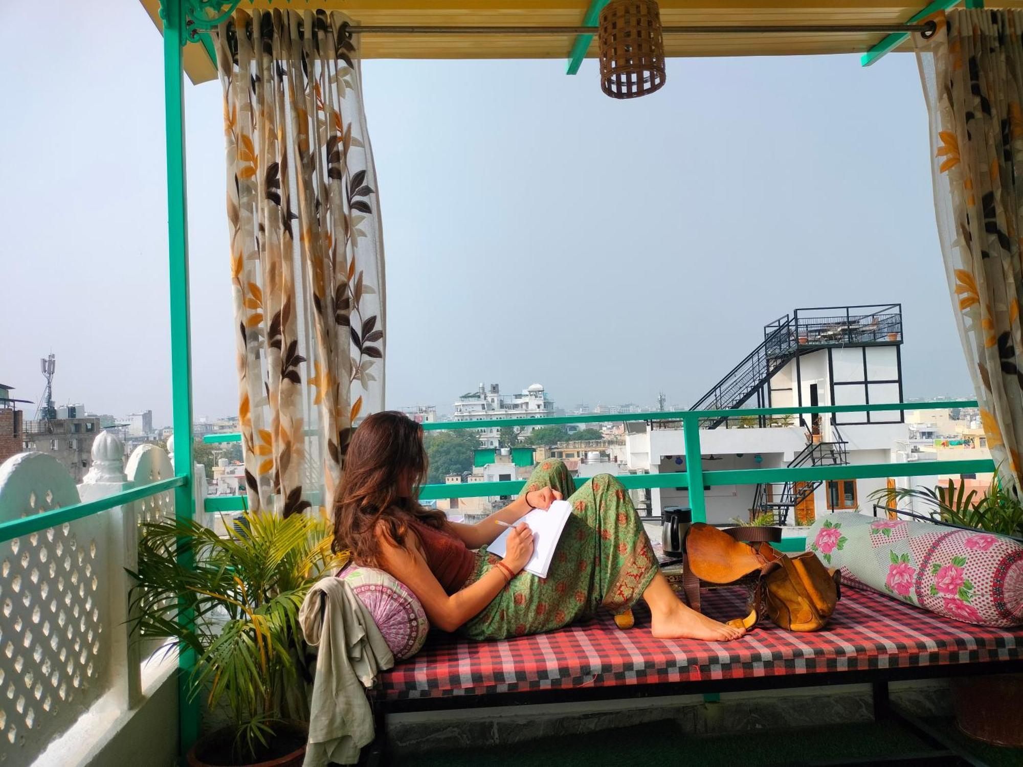 Krishna Stay Guest House Удайпур Екстериор снимка