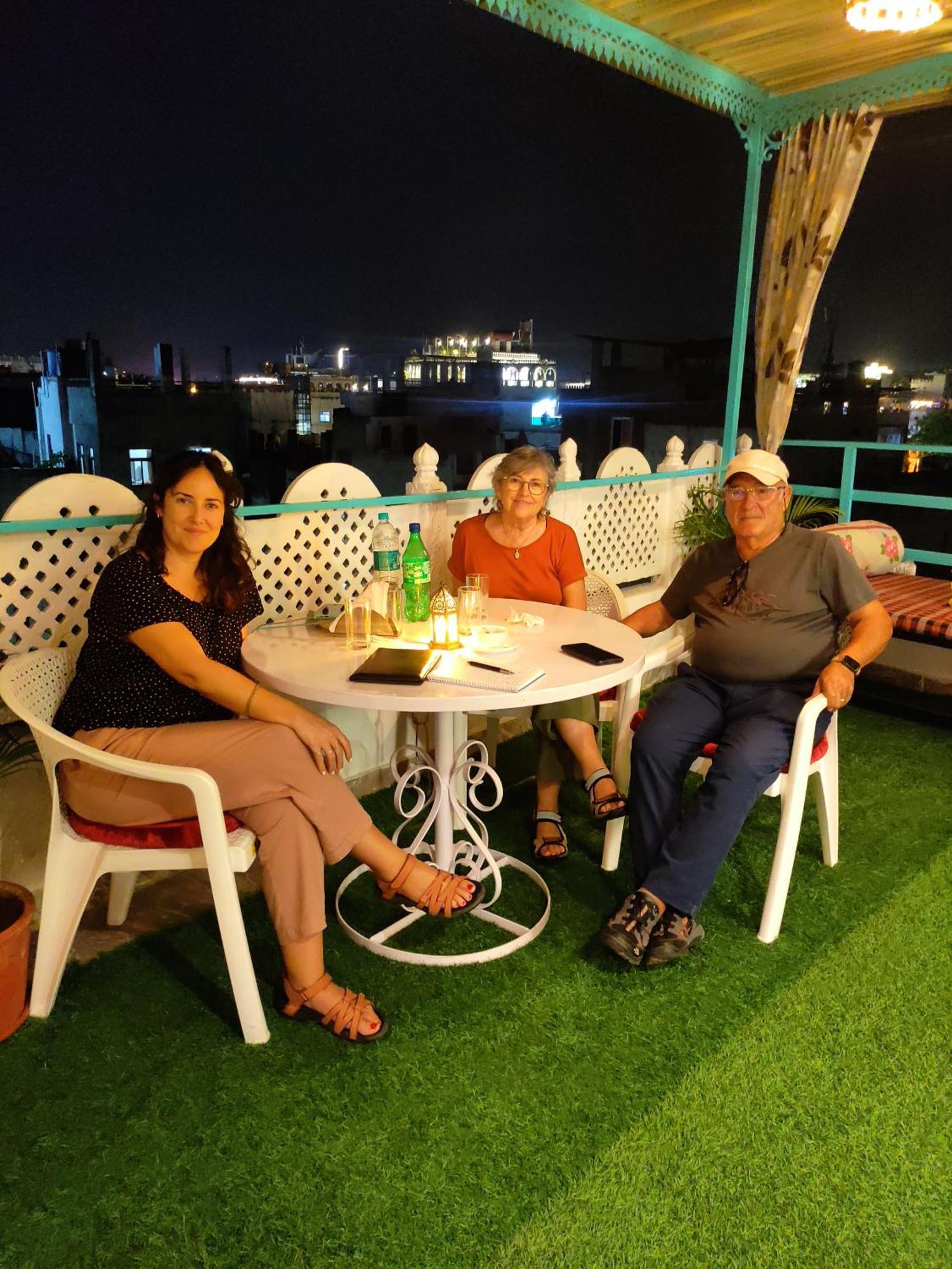 Krishna Stay Guest House Удайпур Екстериор снимка