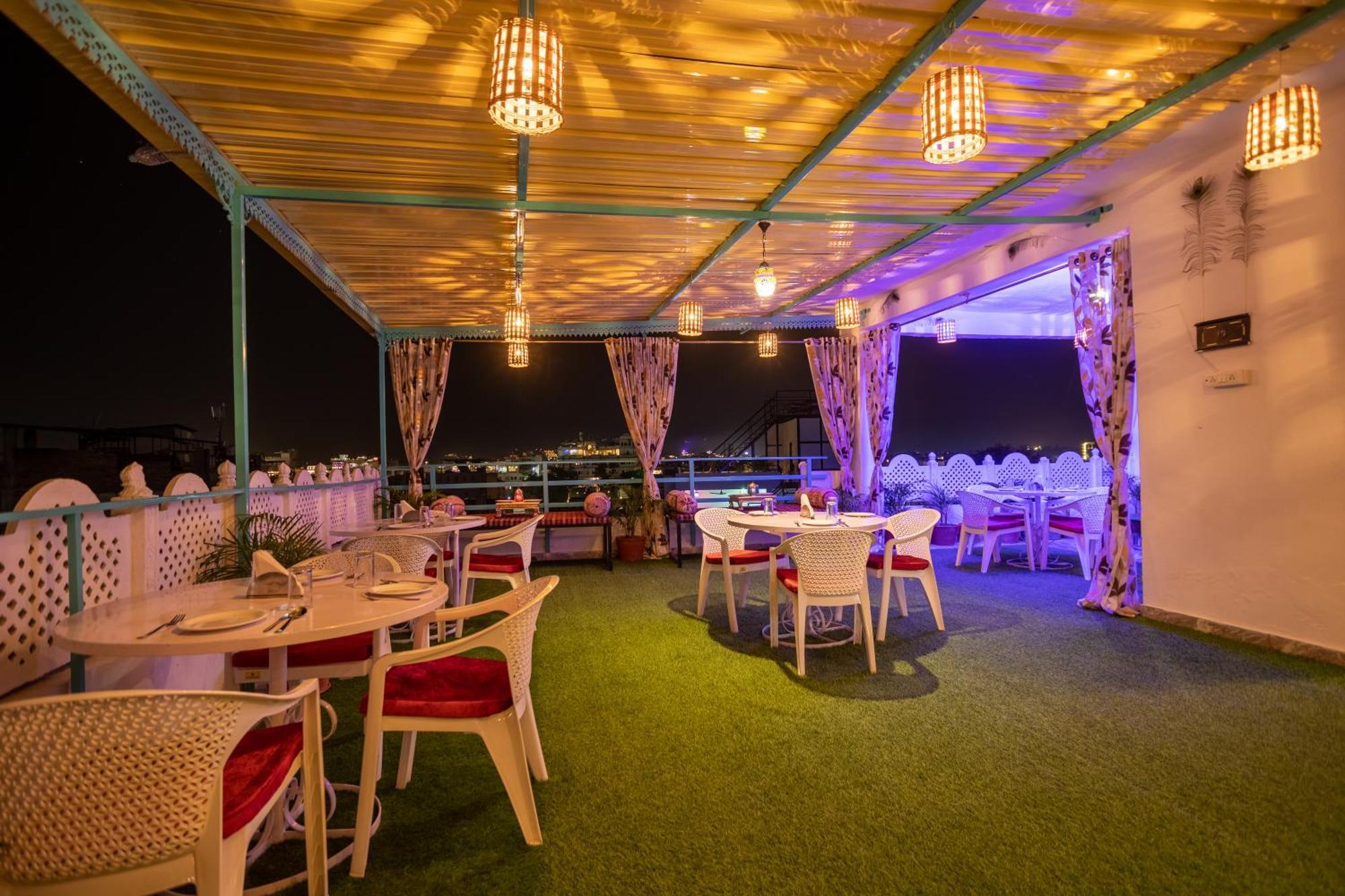 Krishna Stay Guest House Удайпур Екстериор снимка