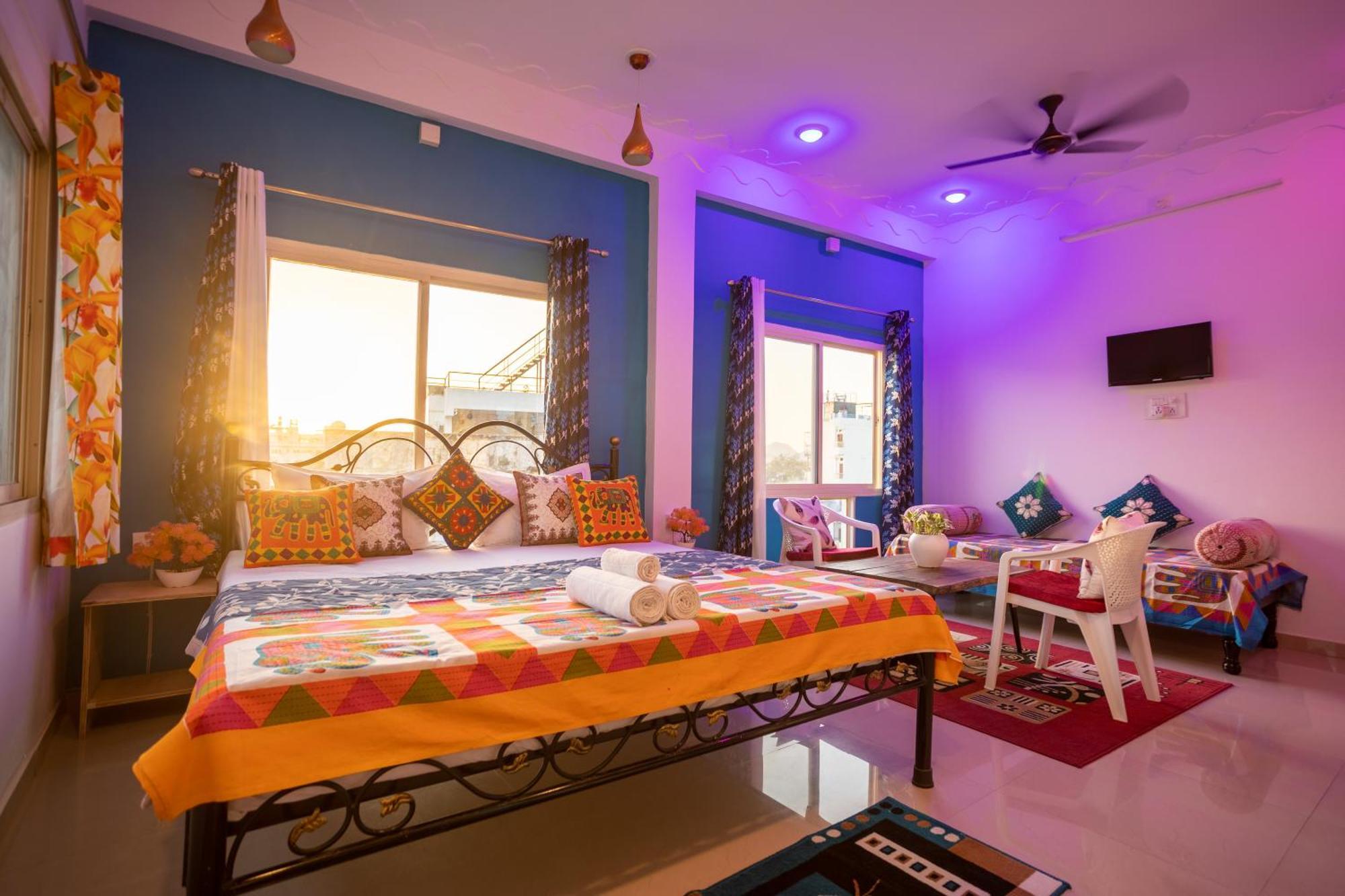 Krishna Stay Guest House Удайпур Екстериор снимка