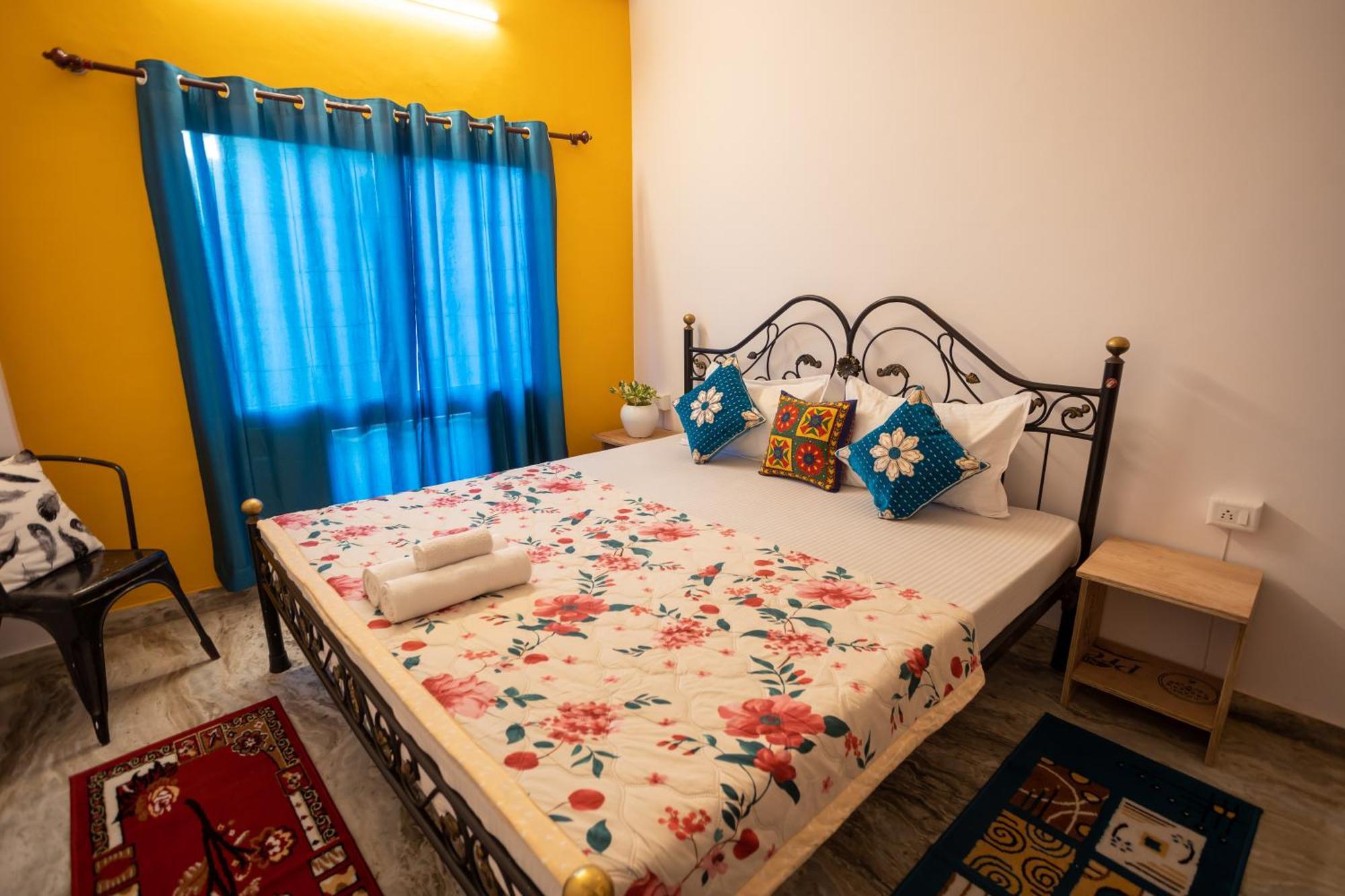Krishna Stay Guest House Удайпур Екстериор снимка
