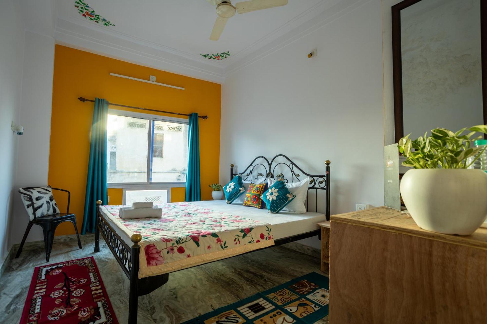 Krishna Stay Guest House Удайпур Екстериор снимка