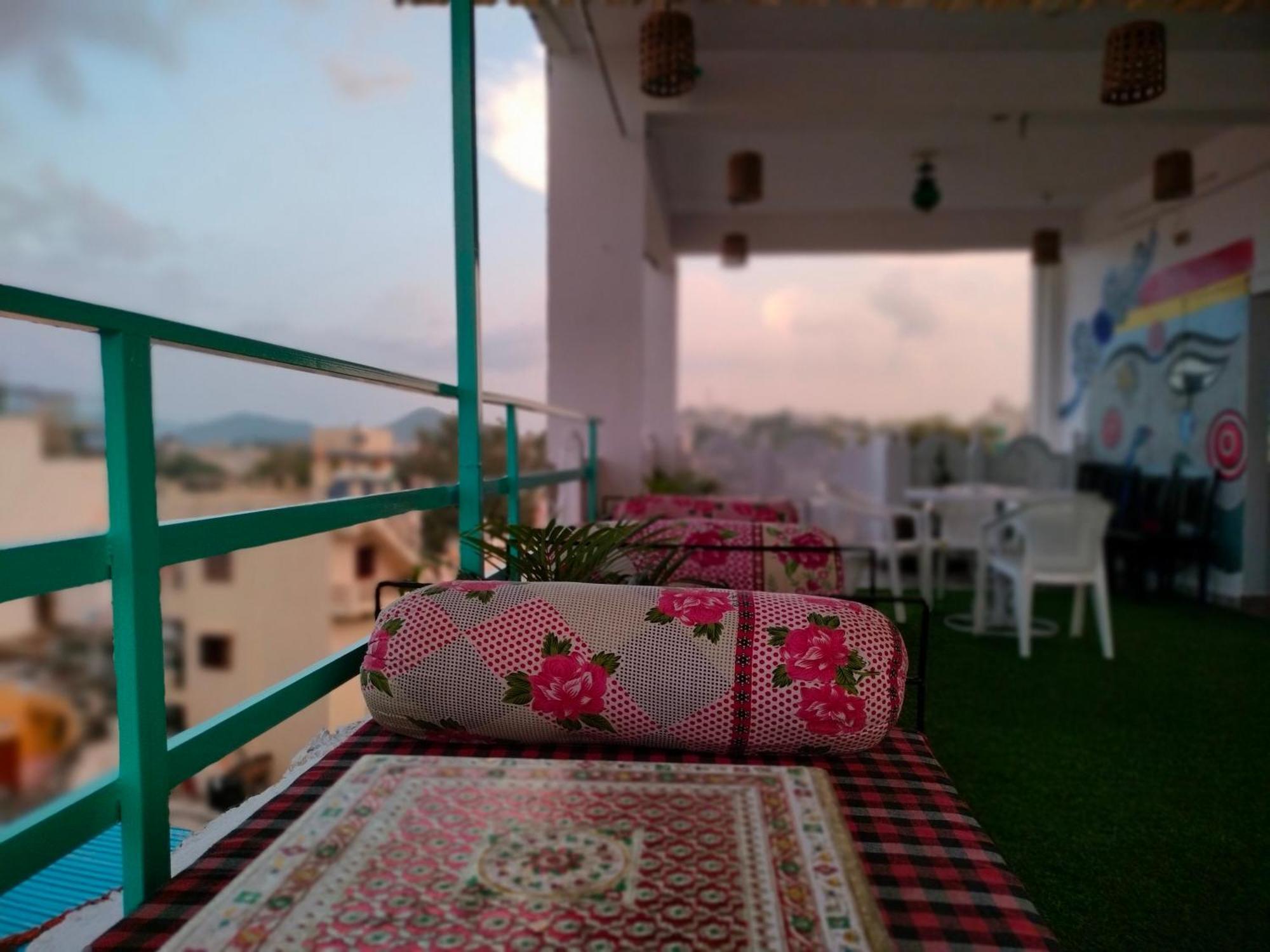 Krishna Stay Guest House Удайпур Екстериор снимка